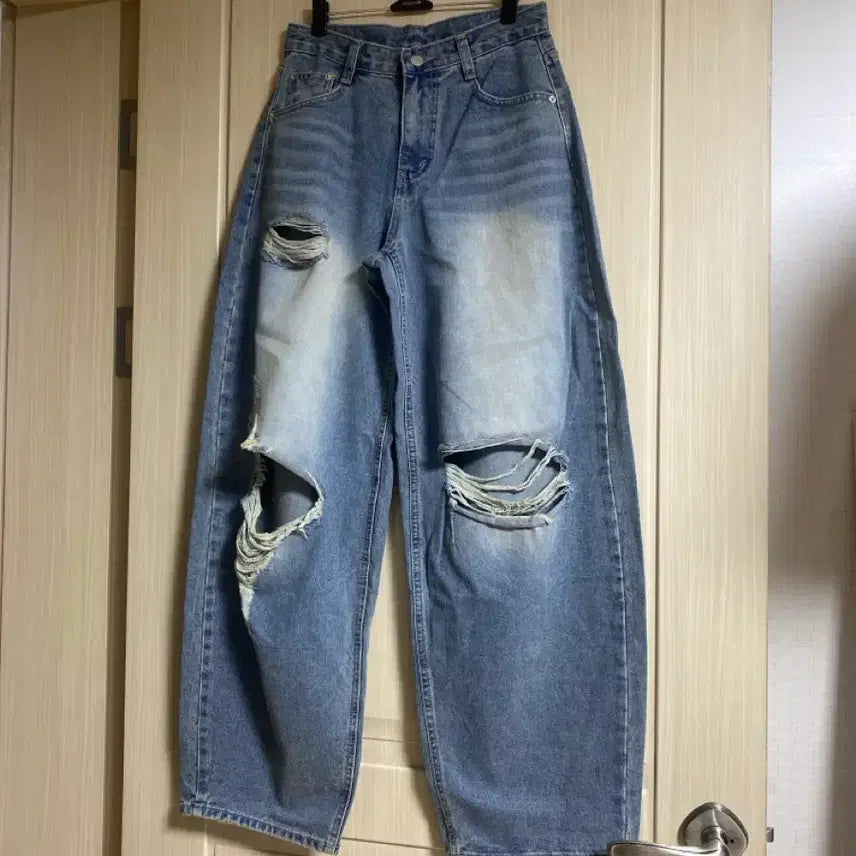 [BUNJANG] Long Wide Distressed Denim Jeans / 롱 와이드 찢천 커브드 청바지