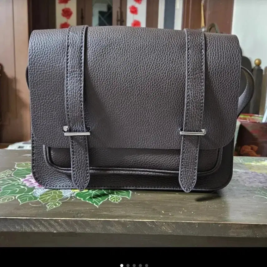 [BUNJANG] Brown Leather Shoulder Bag / 모던한 브라운 가죽 숄더백