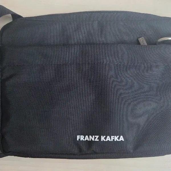 [BUNJANG] French Kafka Book Bag / 책 한 권을 위한 가방 (프랜치 카프카)