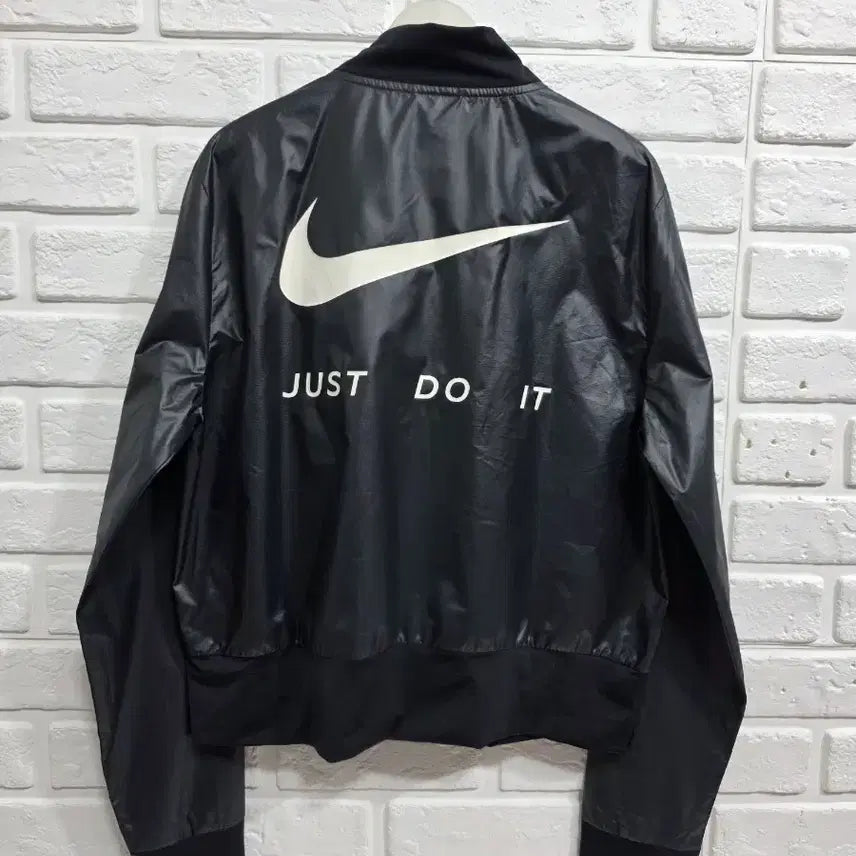 [BUNJANG] Nike 2020 Swoosh Run Jacket M / 새상품 2020년 나이키 스우시 런 자켓 85스우시 런 자켓 85