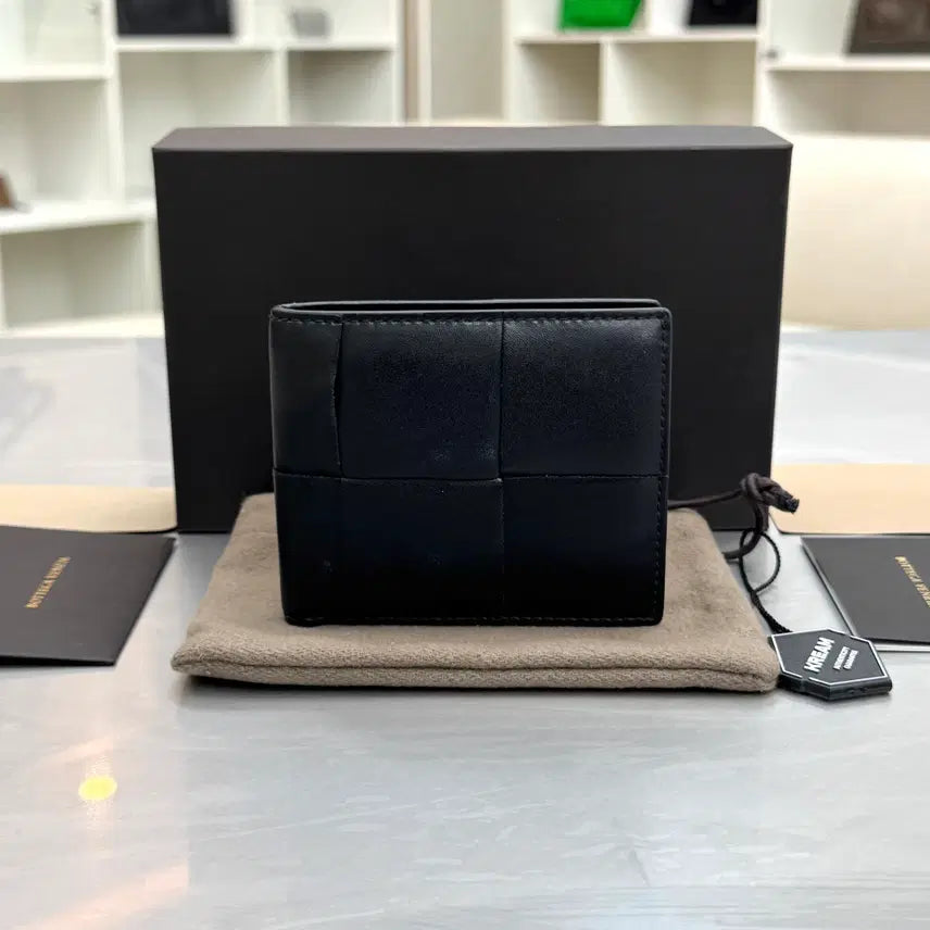 [BUNJANG] Bottega Veneta Cassette Bi-Fold Wallet / 보테가베네타 카세트 반지갑