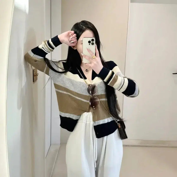 [BUNJANG] Striped V-Neck Knit Cardigan / {새상품/여리핏}꾸안꾸 단가라 스트라이프 브이넥 니트 가디건 수입의류