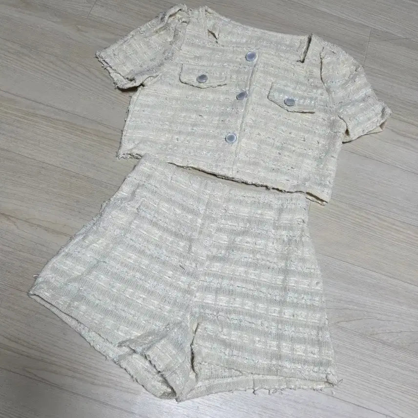 [BUNJANG] Tweed Short Sleeve Jacket and Shorts Set - Beige / 트위드 반팔 자켓 숏팬츠 세트 베이지