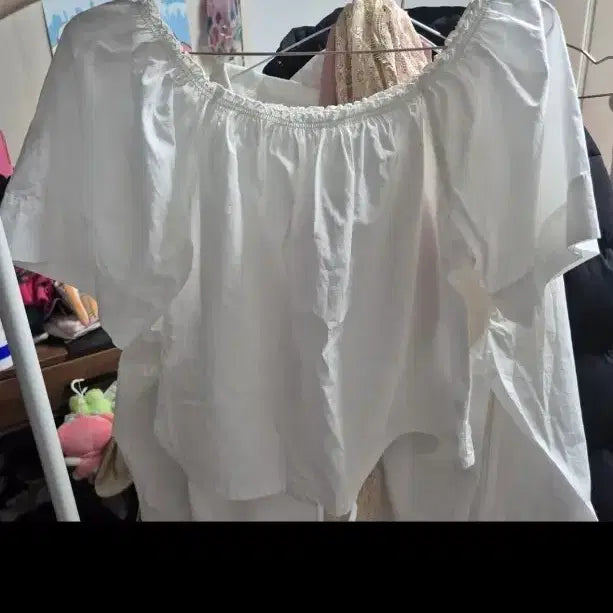 [BUNJANG] Off-Shoulder Short Sleeve Blouse / 오프숄더 반팔 블라우스