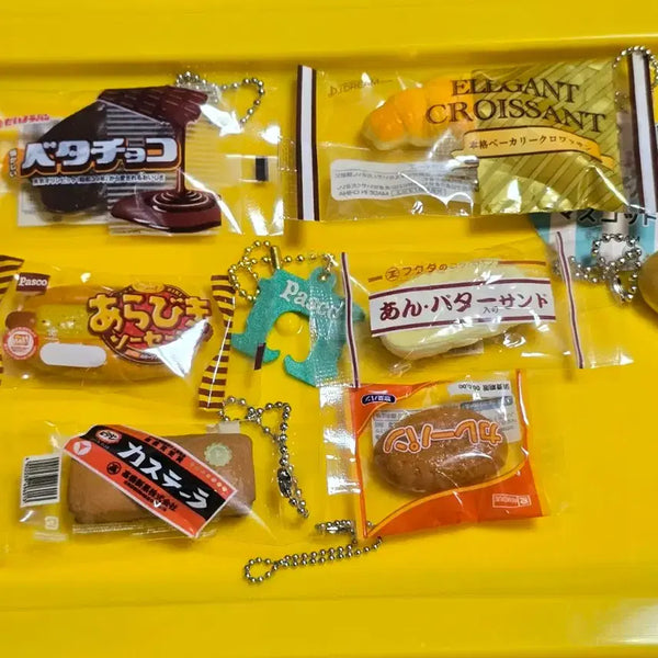 [BUNJANG] Assorted Bakery Squishy Charms Bundle Set / 고전빵가챠  크루아상 스퀴시 카스테라빵가챠 소시지빵  카레빵  현지빵 키링 일괄