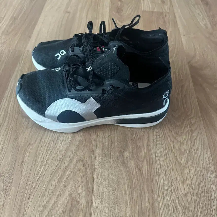 [BUNJANG] On Cloudboom Strike Black 255mm Running Shoes / 온 클라우드붐 스트라이크 블랙 255