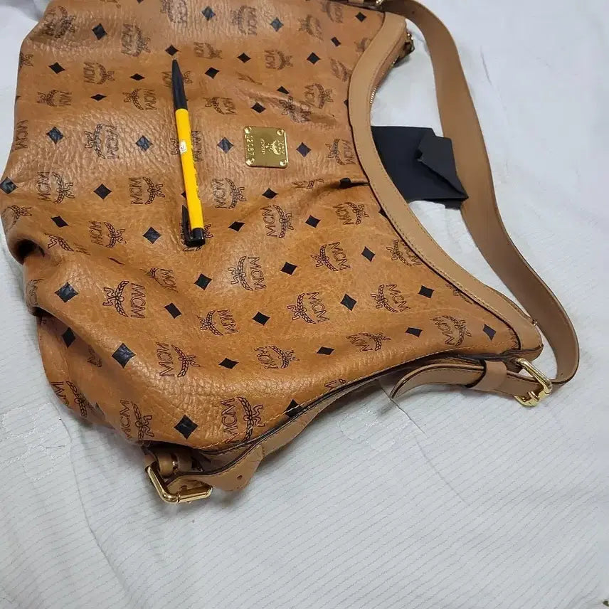 [BUNJANG] MCM Logo Pattern Leather Crossbody Bag / 엠씨엠 가방 성주택 있어요