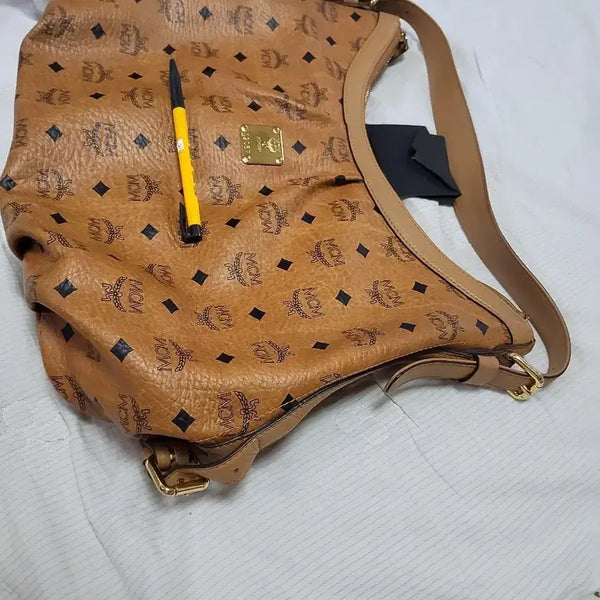 [BUNJANG] MCM Logo Pattern Leather Crossbody Bag / 엠씨엠 가방 성주택 있어요