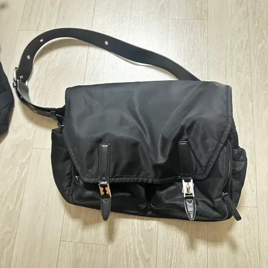 [BUNJANG] Vunque Double Pocket Shoulder Bag Black / 분크 더블포켓 숄더백