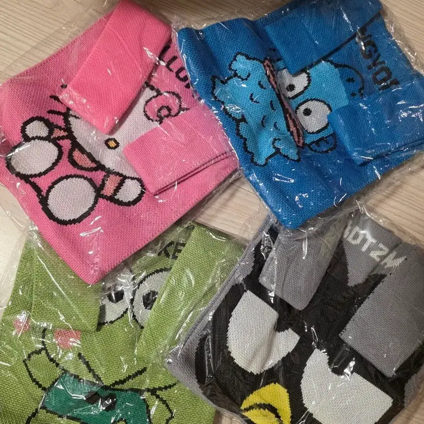 [BUNJANG] Character Knit Dot Bag / 니트 도트백 캐릭터 니트가방 헬로키티 케로로 교동이 배드바츠마루