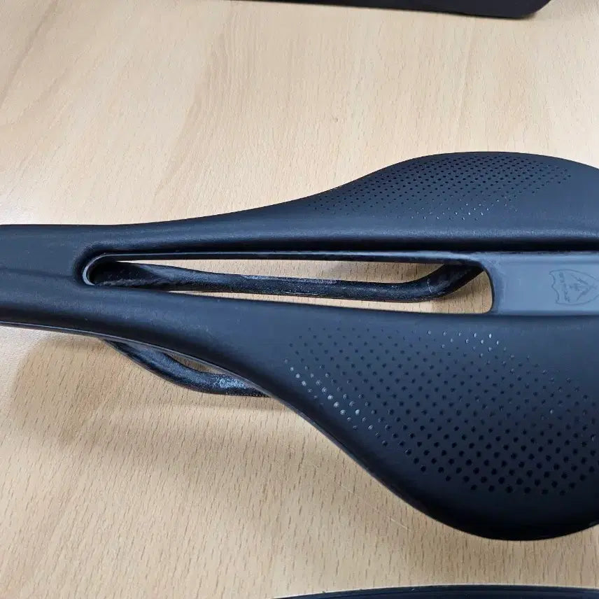 [BUNJANG] HobiZeus T-80EVA Lightweight Carbon Saddle / 호비제우스 경량 카본안장 T-80EVA