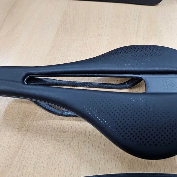 [BUNJANG] HobiZeus T-80EVA Lightweight Carbon Saddle / 호비제우스 경량 카본안장 T-80EVA