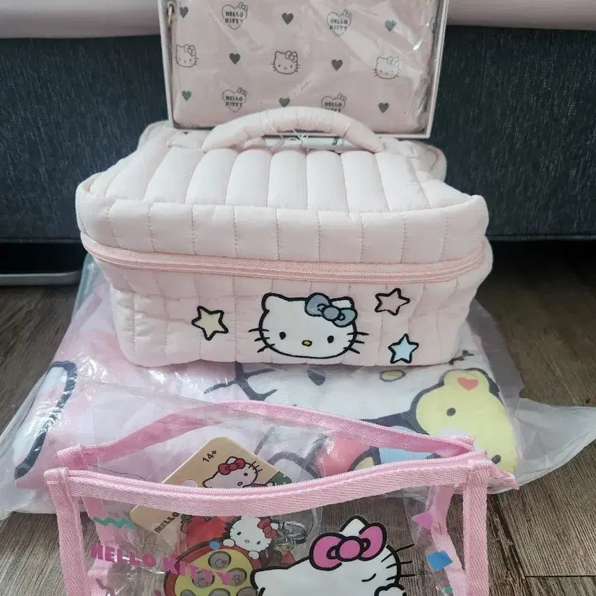 [BUNJANG] Hello Kitty Collection Set Pink Pouch, Bag, Blanket / 헬로키티 모음 세트 핑크 파우치.가방.이불