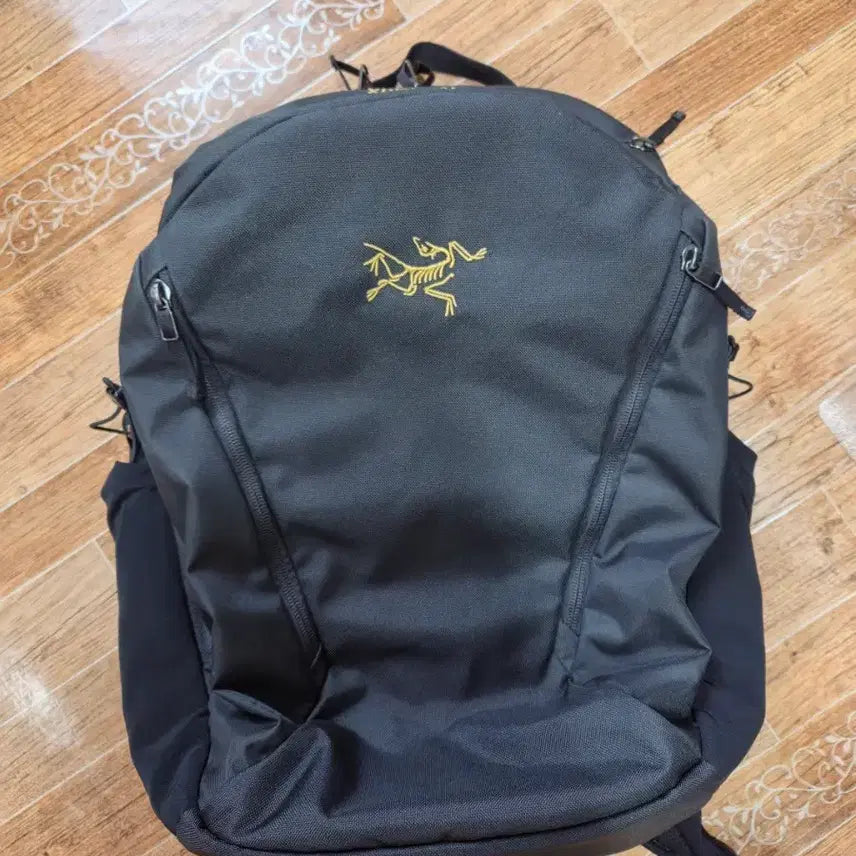 [BUNJANG] Arc'teryx Mantis 26 Backpack Black with Keyring / 아크테릭스 맨티스 26 백팩 블랙 (키링포함)