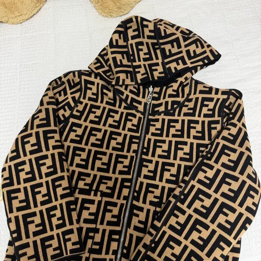 [BUNJANG] Fendi Reversible Knit Zip-Up Jacket / 새상품 펜디 리버시블 니트집업 팝니다