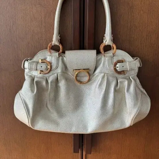 [BUNJANG] Salvatore Ferragamo Gancini Shoulder Bag Silver Hardware / 페라가모 간치니 숄더백 은장
