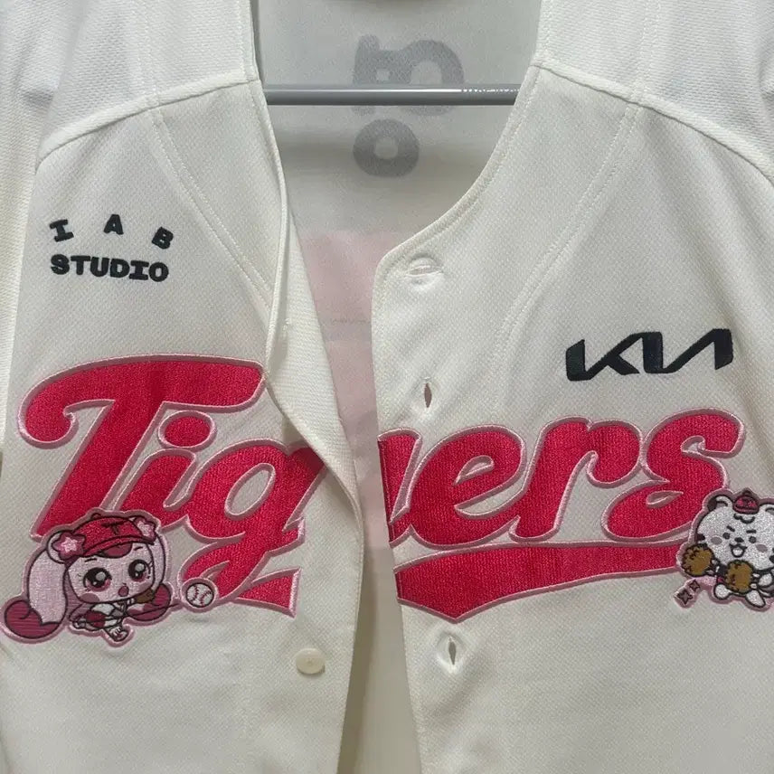 [BUNJANG] Kia Tigers Tinyping Baseball Uniform Jersey Size 90 / 기아타이거즈 유니폼 티니핑 90