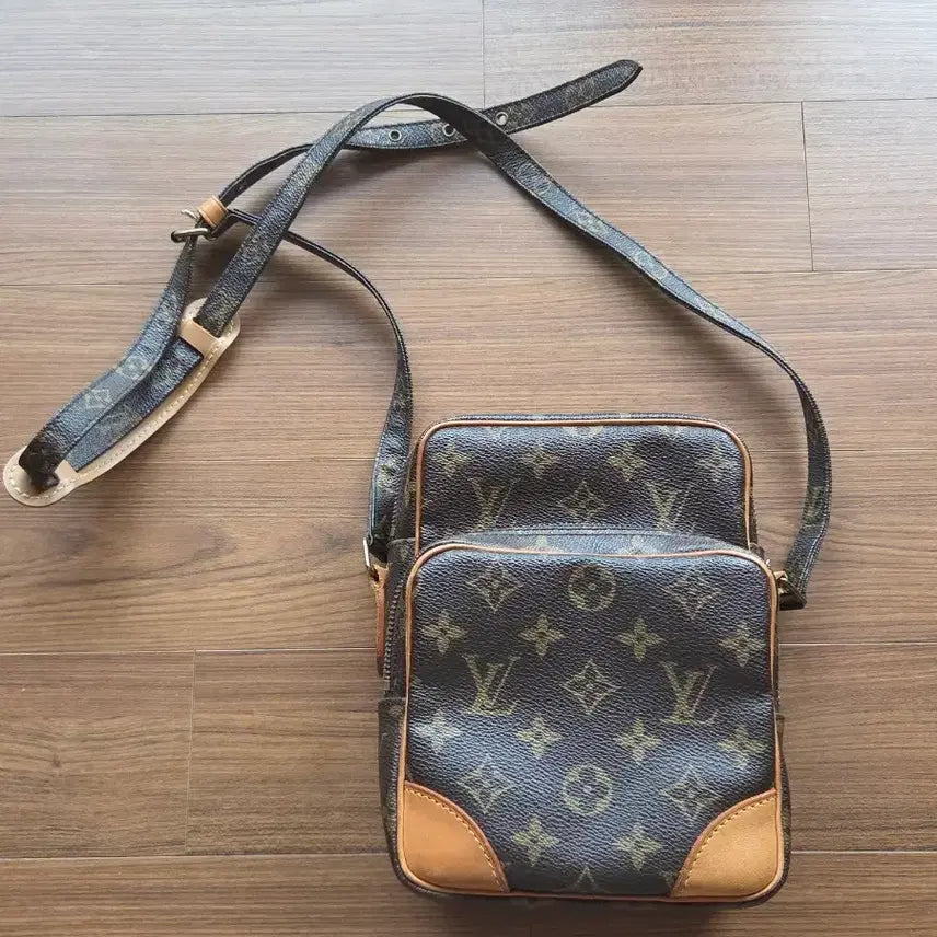 [BUNJANG] Louis Vuitton Amazon Crossbody Bag / 루이비통 아마존 크로스백
