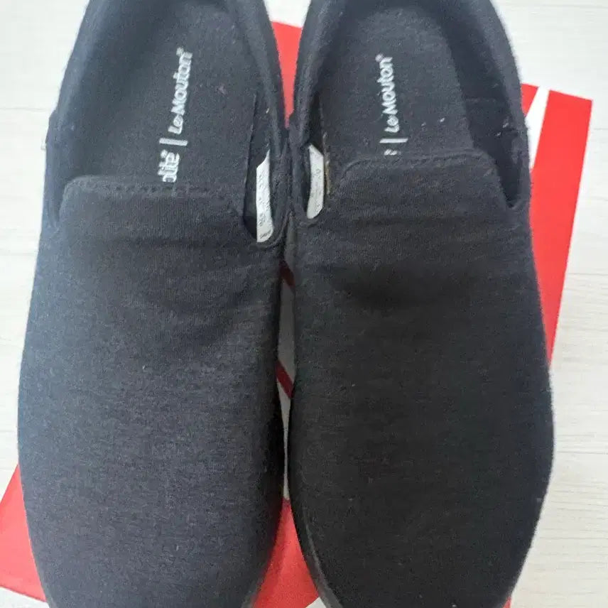 [BUNJANG] Lemont Paris Slip-on Shoes Black / 르무통 슬립온 블랙 270