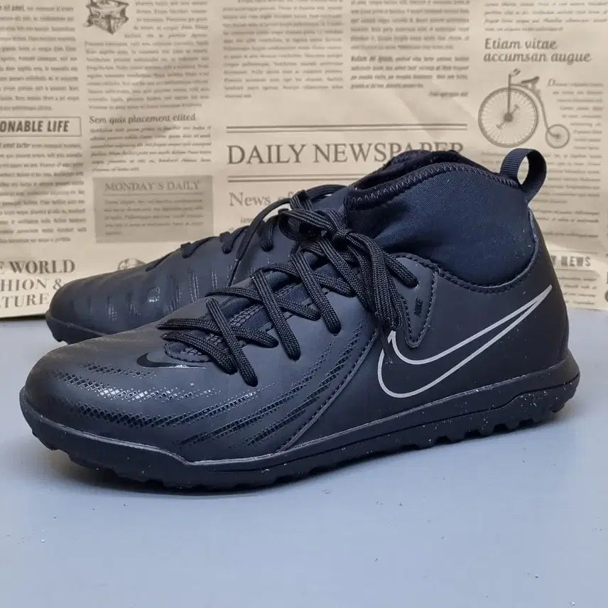 [BUNJANG] Nike Phantom Junior Futsal Shoes 220 / 나이키 주니어 팬텀 풋살화 220