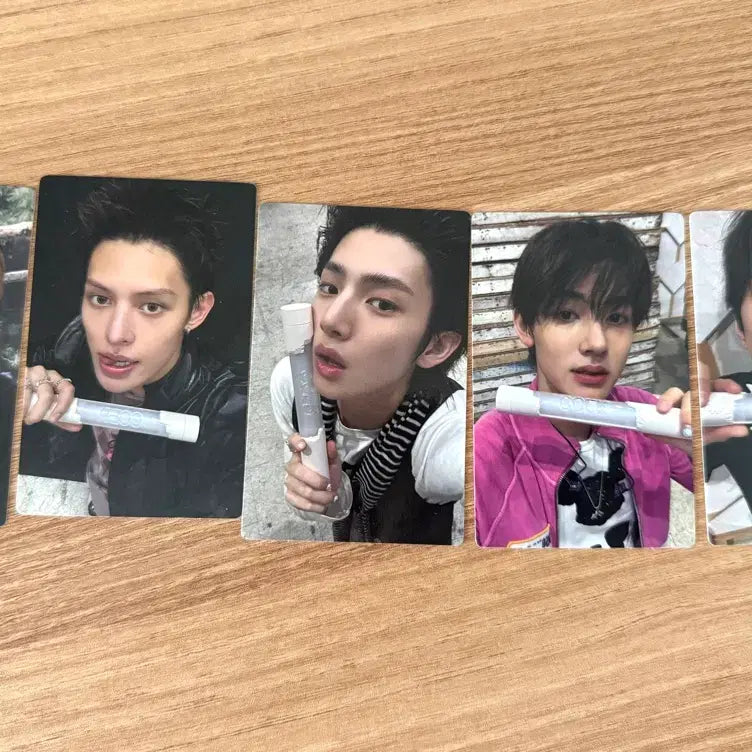 [BUNJANG] KRTIS Cheer Stick Photocard Bundle Set / 코르티스 응원봉 포카 일괄 양도