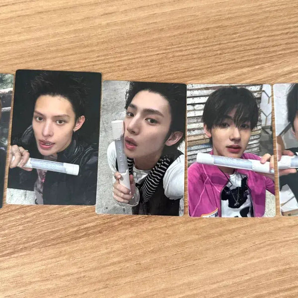 [BUNJANG] KRTIS Cheer Stick Photocard Bundle Set / 코르티스 응원봉 포카 일괄 양도