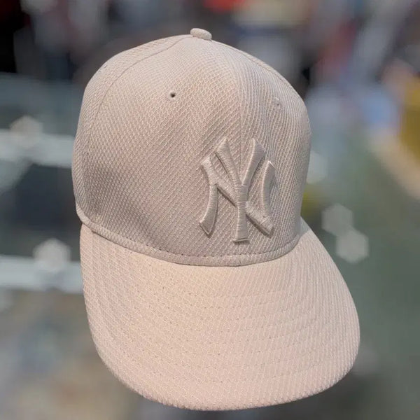 [BUNJANG] New Era New York Yankees Optic White Cap / 뉴에라 뉴욕 양키스 옵틱 화이트 캡 모자