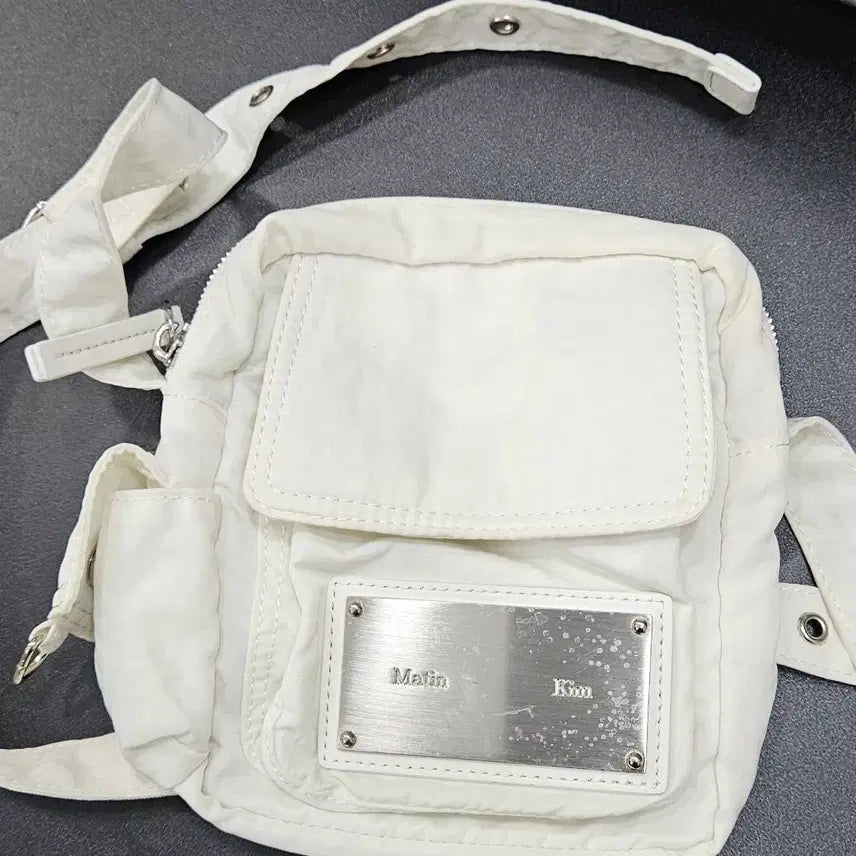 [BUNJANG] Matin Kim Cargo Cross Mini Bag White (Ivory) / [급처/가격인하] 마뗑킴 카고 크로스 미니백 화이트(아이보리)