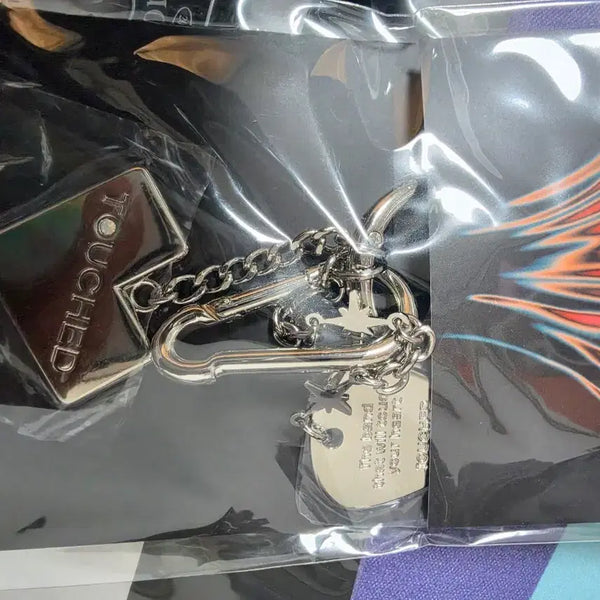[BUNJANG] Touched Attraction Metal Keyring / 터치드 어트렉션 메탈 키링
