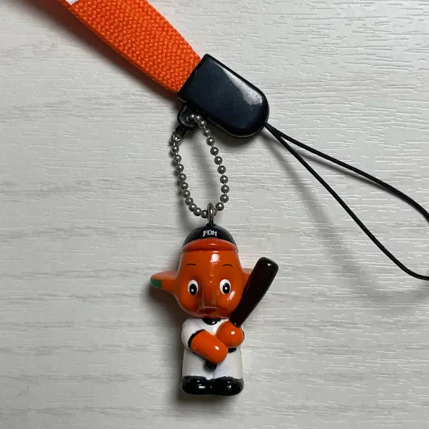 [BUNJANG] Sato-chan Baseball Figure Keychain / 사토짱 야구 피규어 열쇠고리 키링