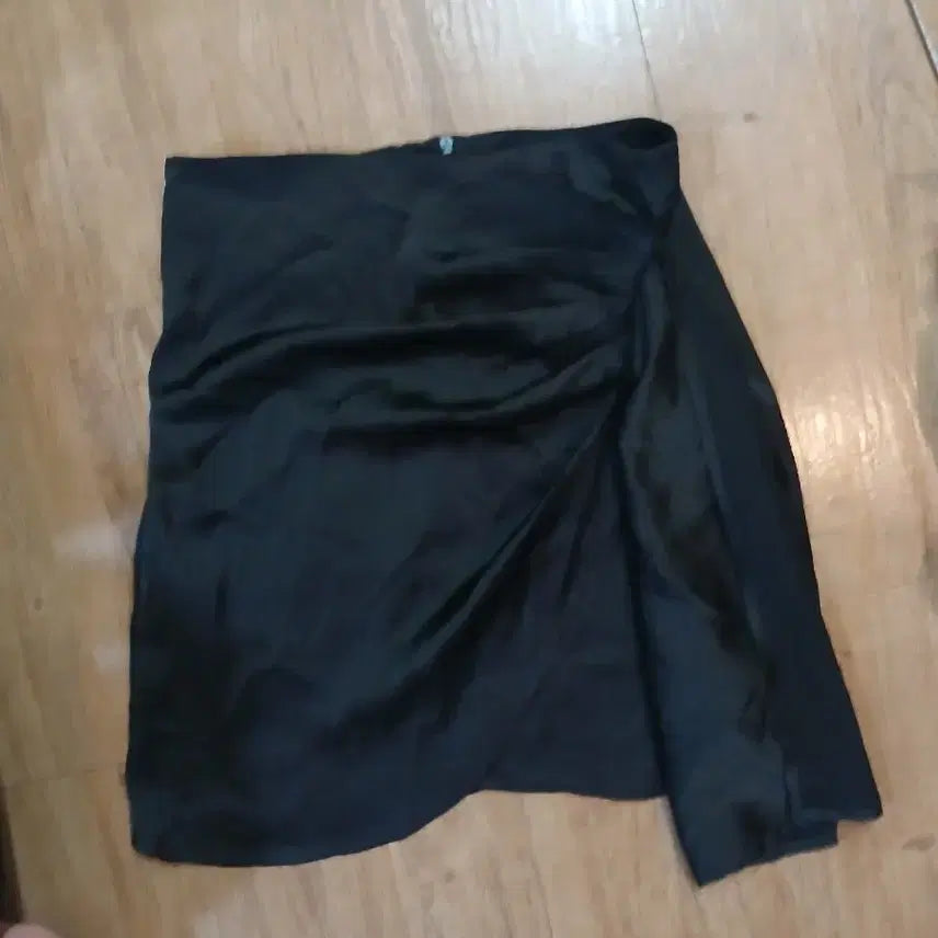 [BUNJANG] CIDER Satin Shirring Mini Skirt / 사이더 새틴 셔링 스커트 블랙/