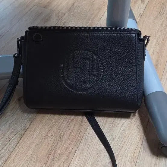 [BUNJANG] Pierre Cardin Black Crossbody Bag / 피에르가르뎅 검정색 크로스백 판매해요~(새상품)
