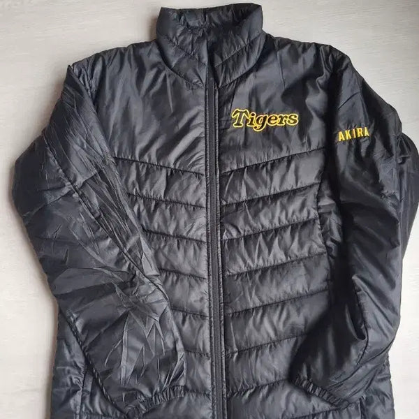 [BUNJANG] Hanshin Tigers Lightweight Padded Jacket / 미즈노 한신 타이거즈 경량패딩 자켓