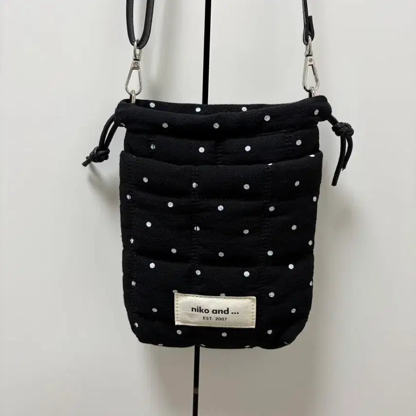 [BUNJANG] Niko and... Quilted Dot Mini Crossbody Bag / 니코앤드 퀼팅 도트 미니 크로스백