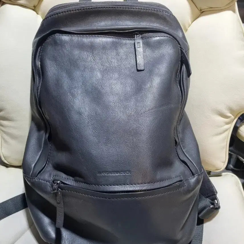 [BUNJANG] Mandarin Duck Real Leather Backpack / 만다리나덕 리얼 가죽 백팩