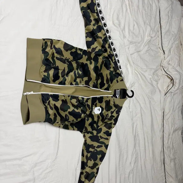 [BUNJANG] BAPE First Camo Track Top Zip-Up / 베이프 트랙탑 집업