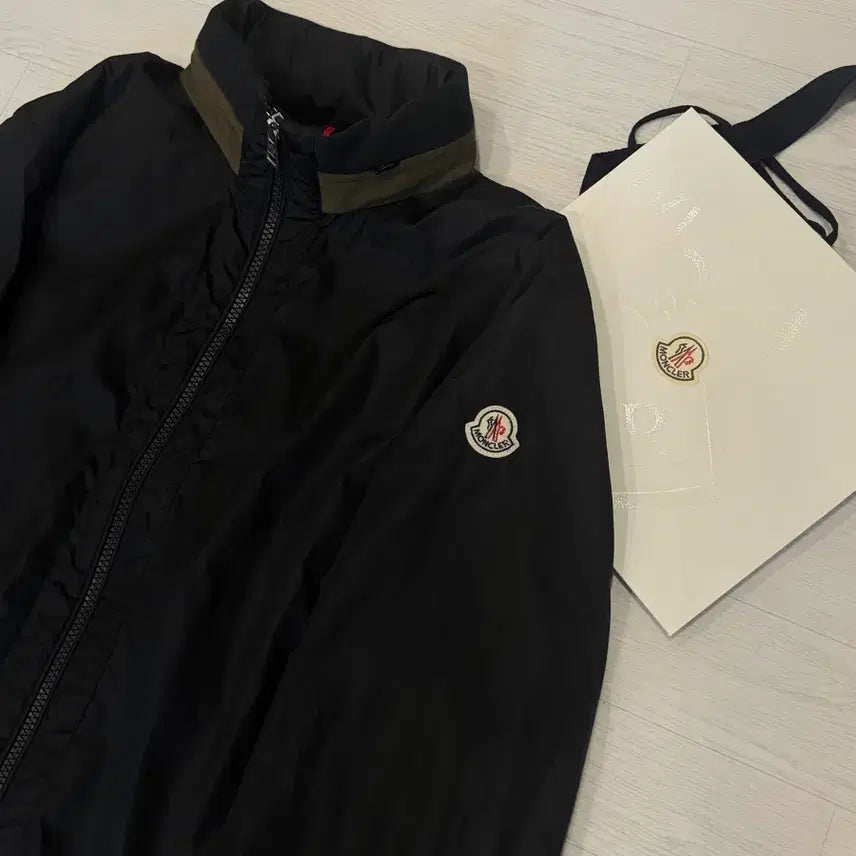 [BUNJANG] Moncler Windbreaker Black Size 4 / 정품) 몽클레어 바람막이 블랙 (4)