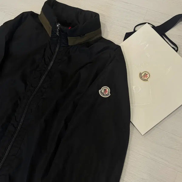 [BUNJANG] Moncler Windbreaker Black Size 4 / 정품) 몽클레어 바람막이 블랙 (4)