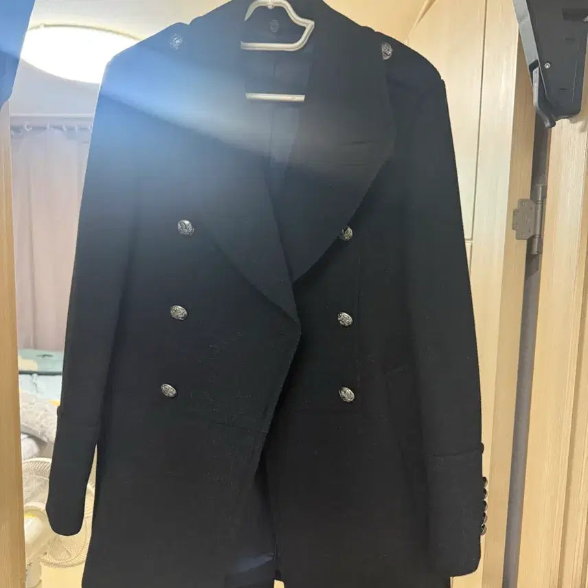 [BUNJANG] Black Double-Button Coat / 블랙 더블 버튼 코트