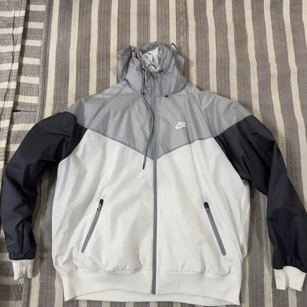 [BUNJANG] Nike Windbreaker Jacket L / 나이키 바람막이 L