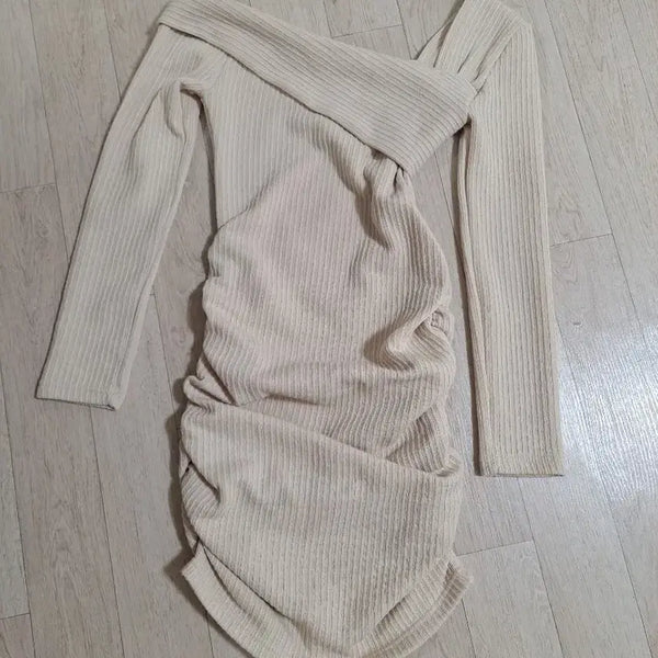 [BUNJANG] Knit Off-Shoulder Shirring Dress / 오프숄더 원피스