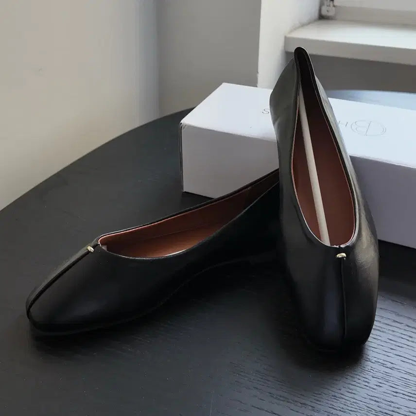 [BUNJANG] Gold Trimmed Flat Shoes Size 39 / 금장 장식 플랫 슈즈 39사이즈