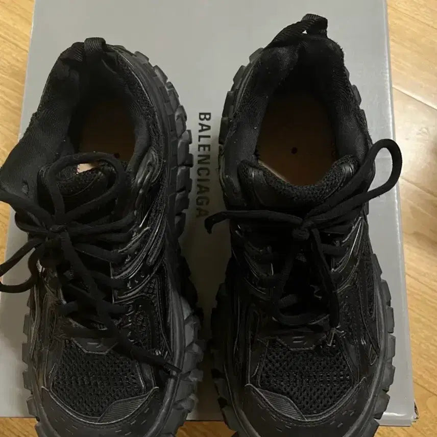 [BUNJANG] Balenciaga Defender Black / (40) 발렌시아가 디펜더 블랙