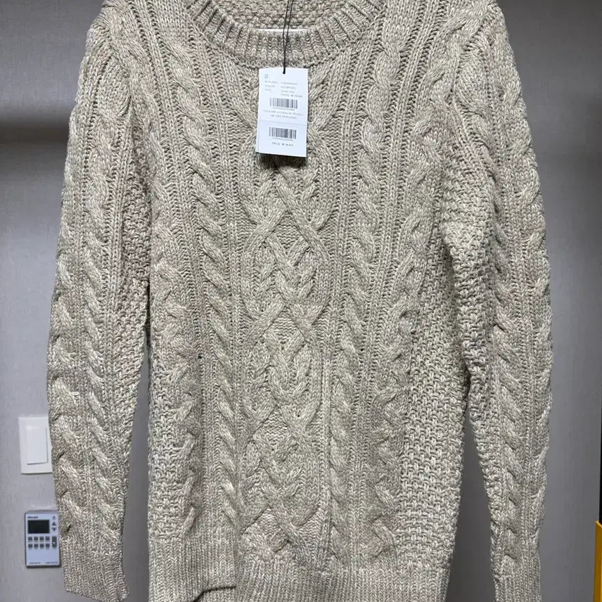 [BUNJANG] CLUECK Cable Knit Sweater Beige / CLUECK 니트 스웨터 베이지