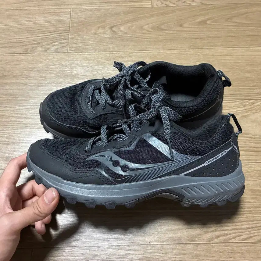 [BUNJANG] Saucony Excursion TR Trail Running Shoes / 260) 써코니 익스커션 블랙 트레일 러닝화