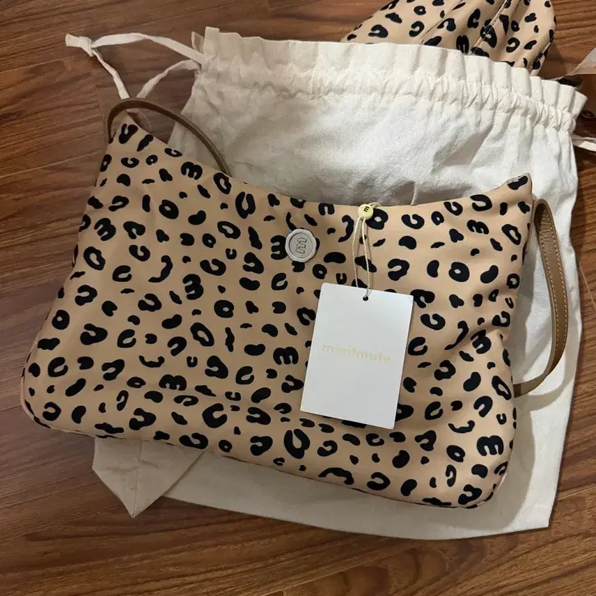[BUNJANG] minitmute Glossy Leopard Shoulder Bag / 미닛뮤트 클로소프트 레오파드