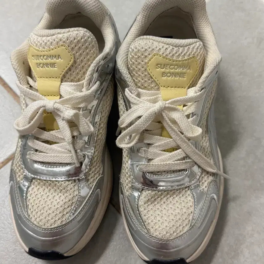 [BUNJANG] SUECOMMA BONNIE Beige Silver Sneakers / (무배) 슈콤마보니 베이지 실버 스니커즈 235 (230 가능)