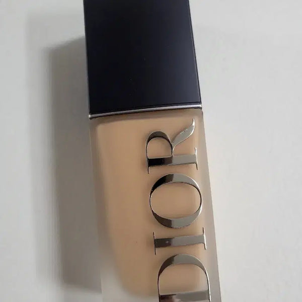 [BUNJANG] Dior Forever Skin Wear Perfection Foundation 3N / 디올 포에버 스킨 웨어 퍼펙션 파운데이션 3N