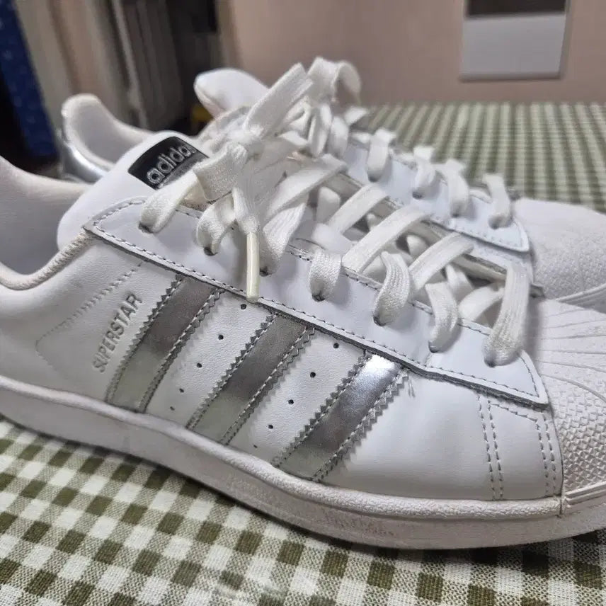[BUNJANG] Adidas Superstar White Silver (255mm) / 아디다스 슈퍼스타 255 무료배송
