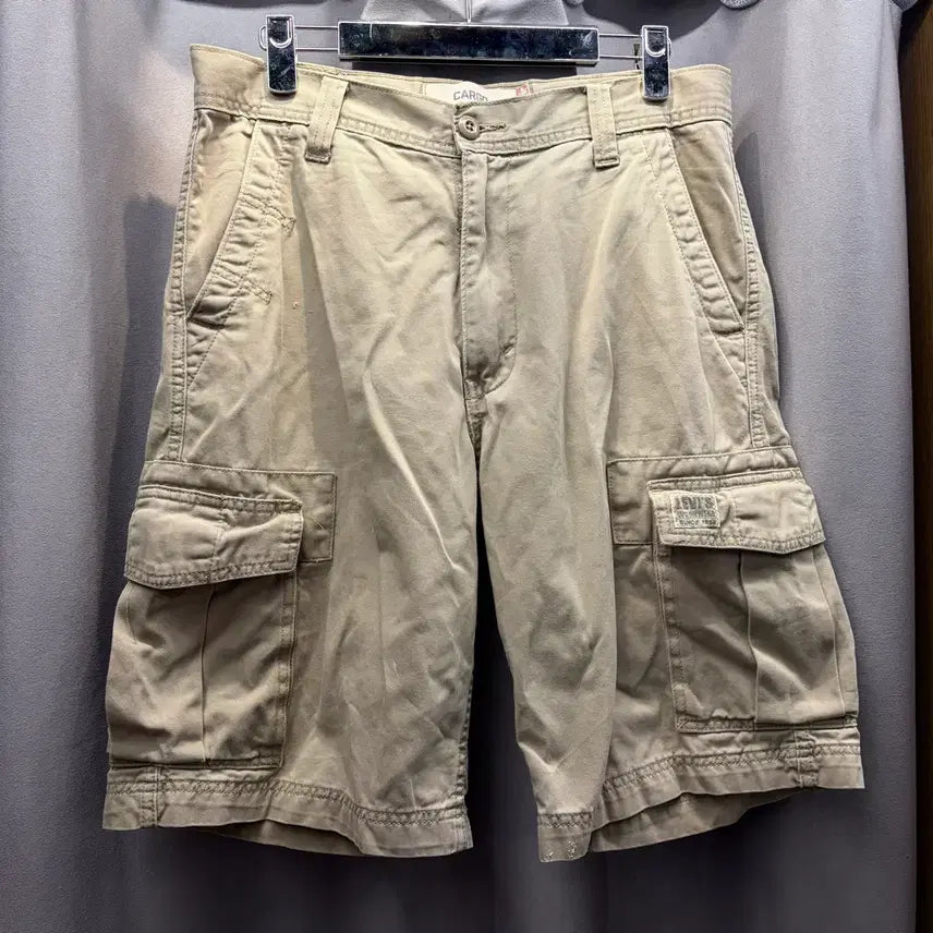 [BUNJANG] Levi's Beige Cargo Shorts / 리바이스 카고 반바지 베이지